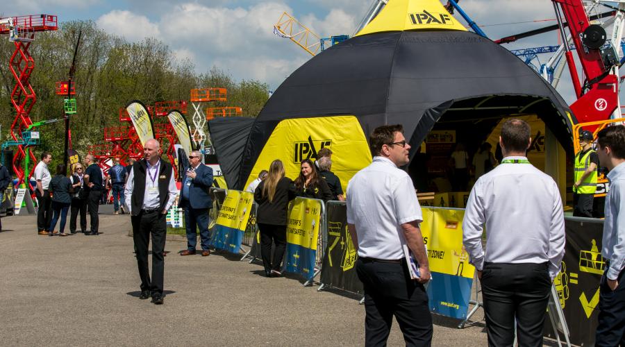 vertikal days tent