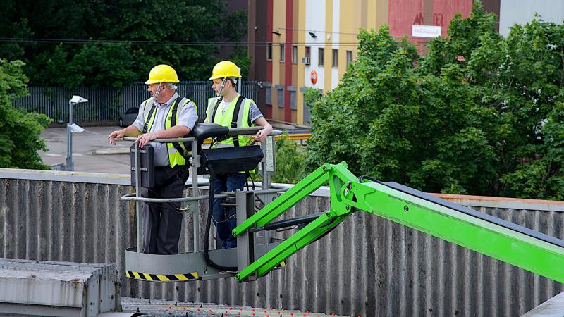 IPAF Trainee in a MEWP